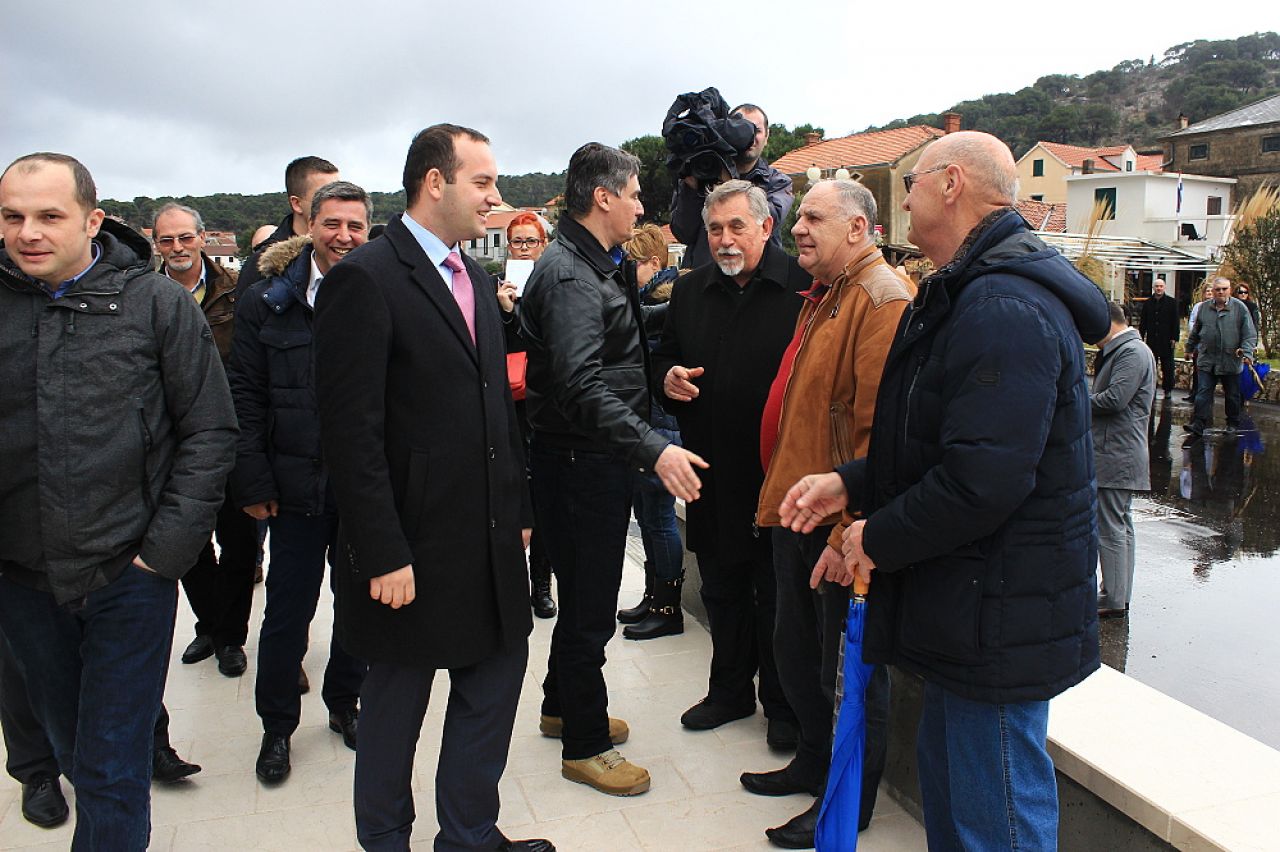 Predsjednik Vlade RH Zoran Milanović posjetio Tisno