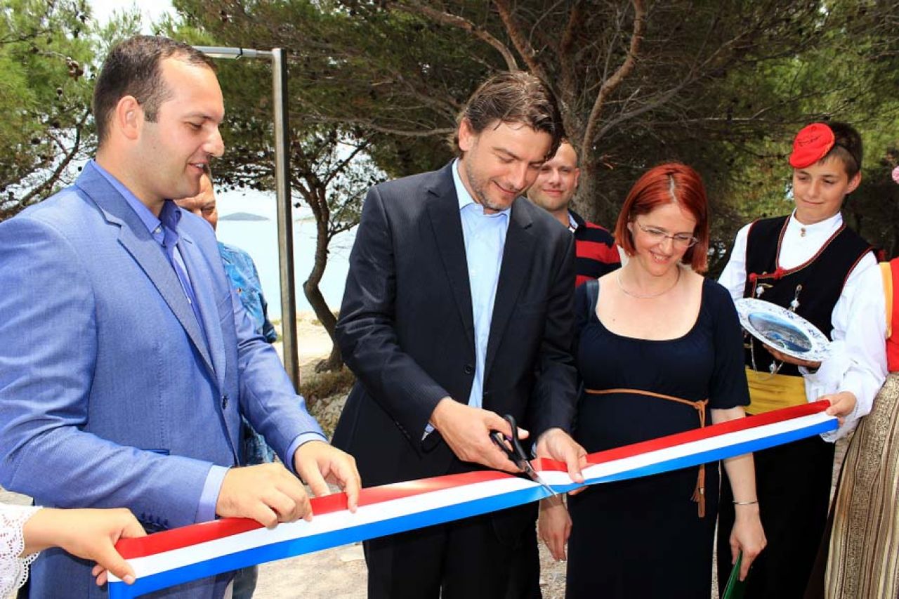 Svečano otvorena ekološko-edukativna staza Tisno-Jezera 