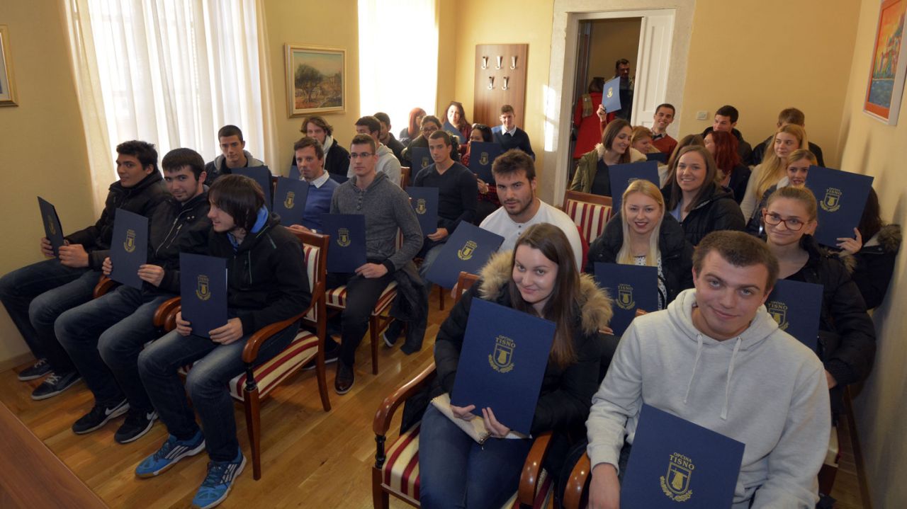 Potpisano 50 novih ugovora o stipendiranju za akademsku godinu 2015/2016 