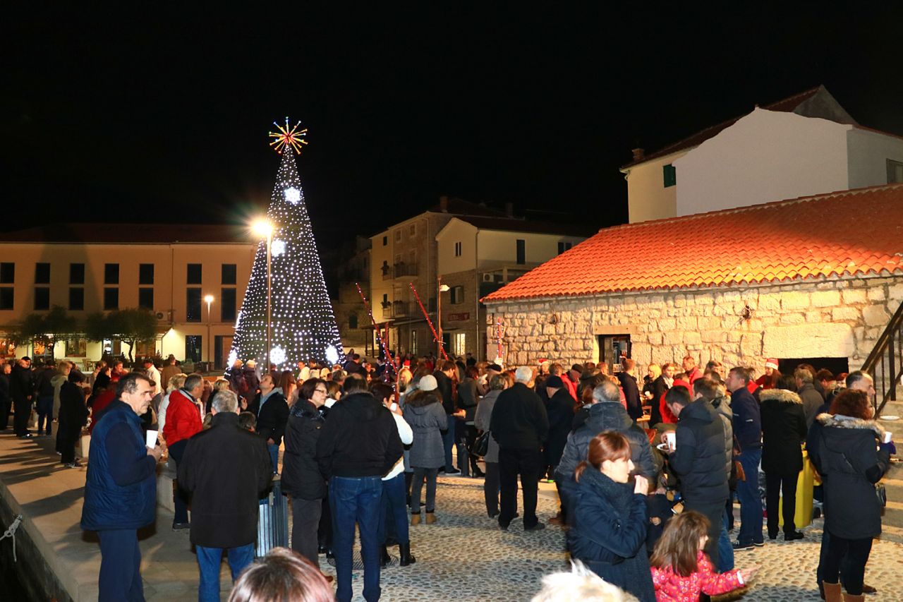 Adventski sajam u Betini  