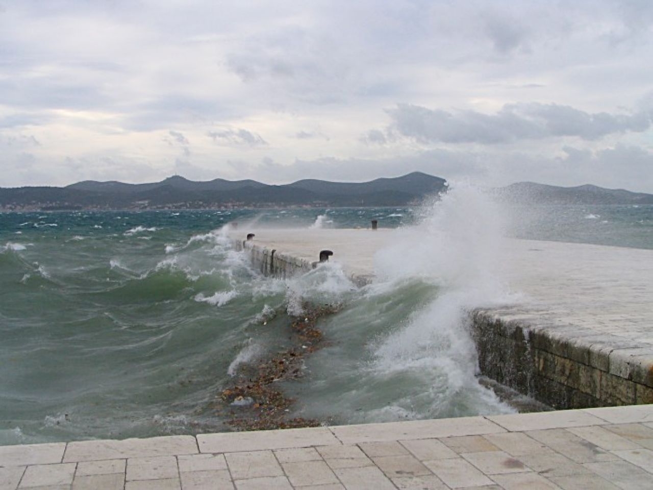 Upozorenje na opasne vremenske pojave za sutra i vikend  