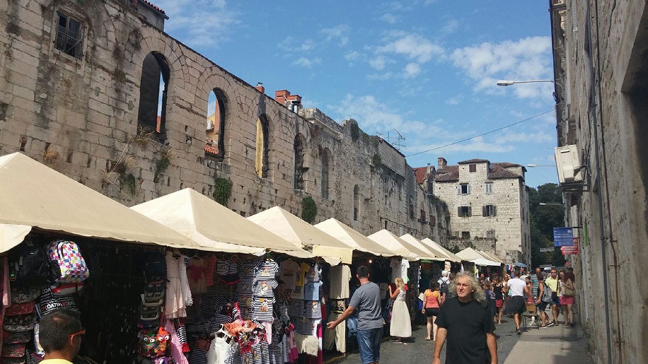 Odluka o zabrani prodaje plažnog asortimana i suvenira na javnim površinama Općine Tisno  