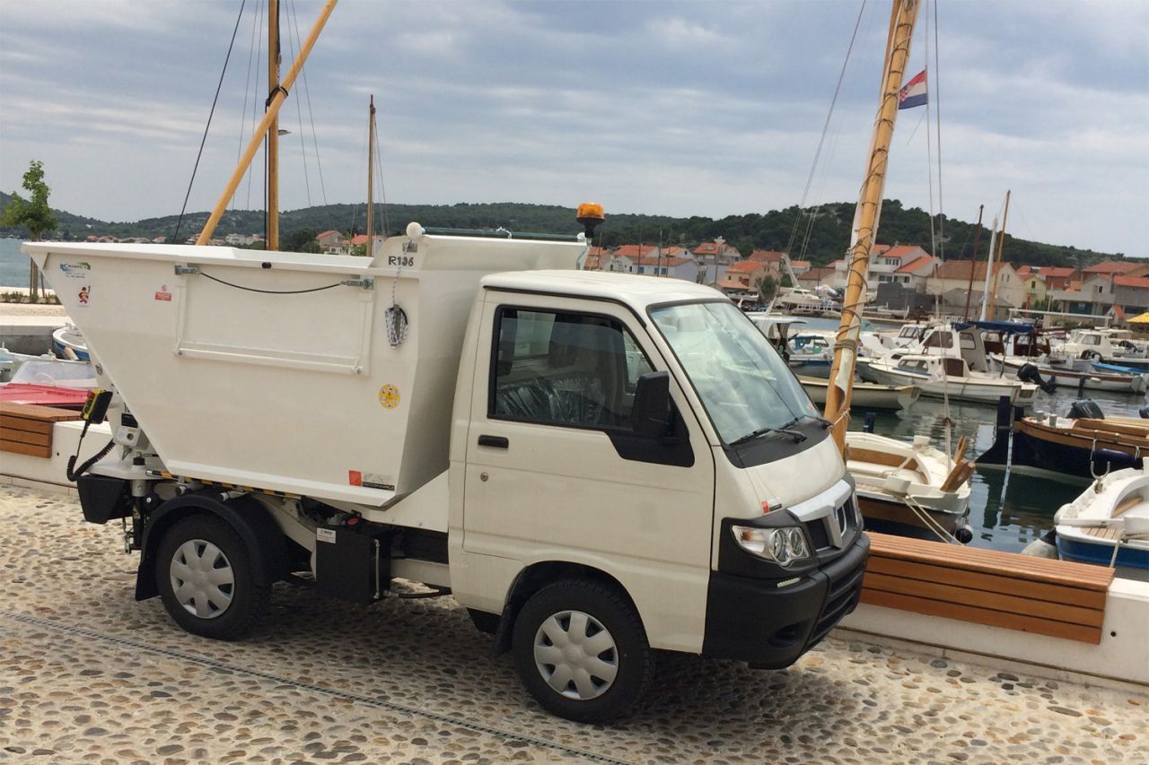 Ježinac d.o.o. OBAVIJEST o sakupljanju i odvozu komunalnog miješanog otpada JESEN - ZIMA 2018/2019 