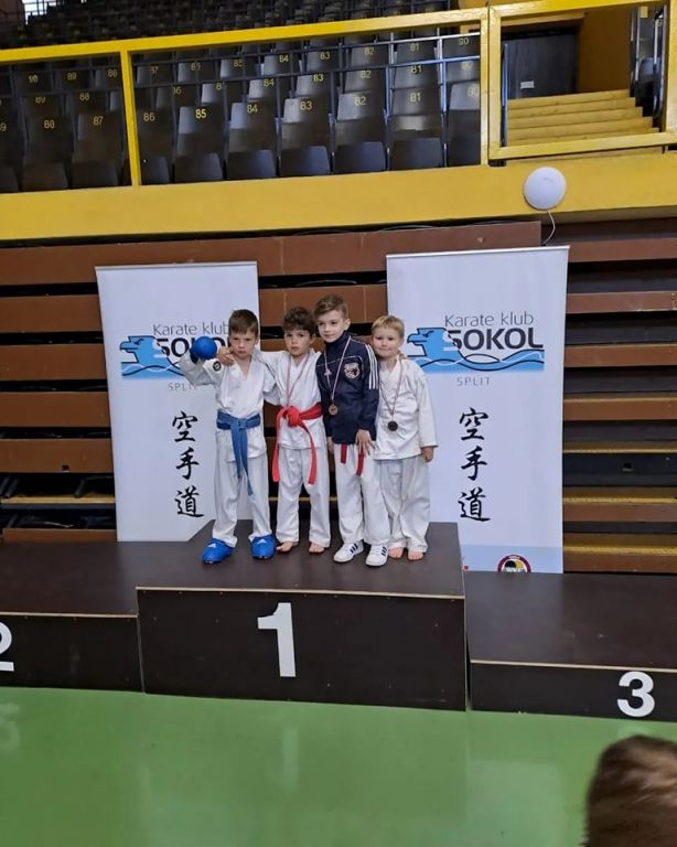 Karate školi Tisno 11 medalja na Kupu Jadrana  u Splitu 