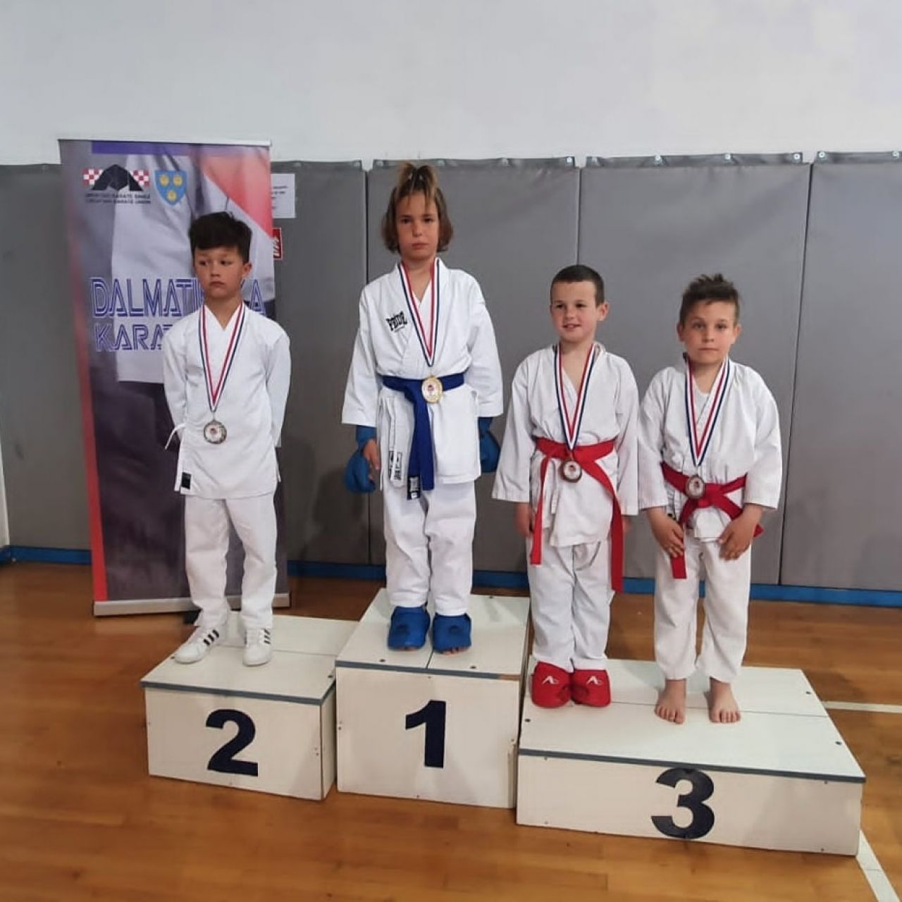 Veliki uspjeh mladih karataša na II. kolu Dalmatinske karate lige u Zadru  