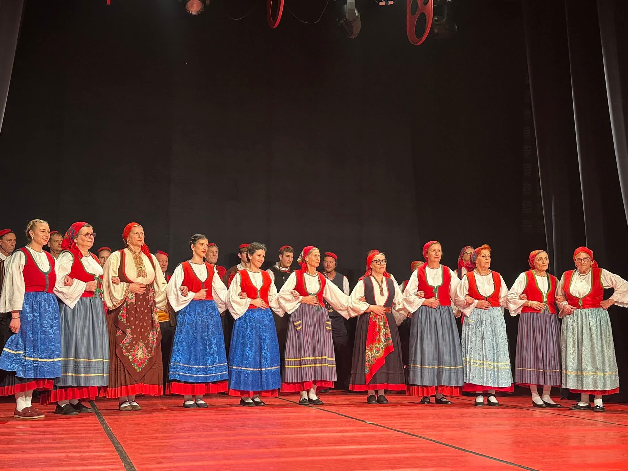 KUD Zora oduševila nastupom u Sesvetama